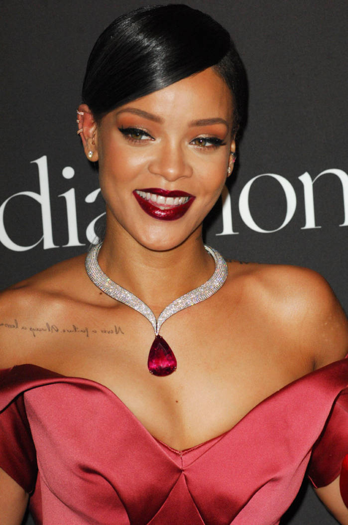 tatouage épaule rihanna