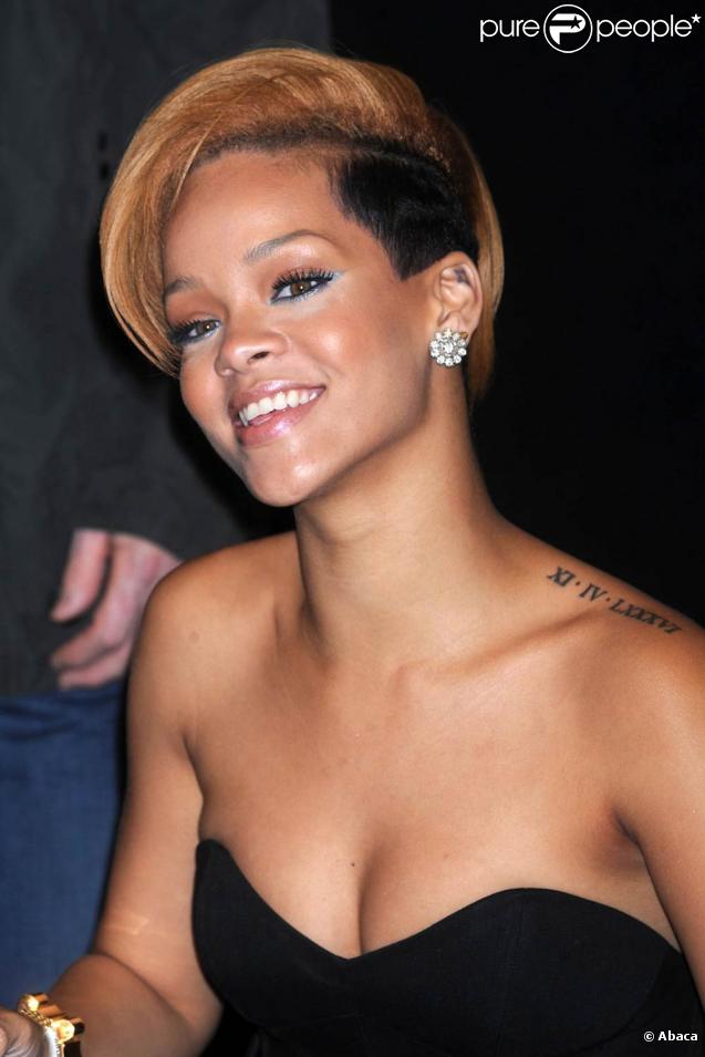 tatouage épaule rihanna