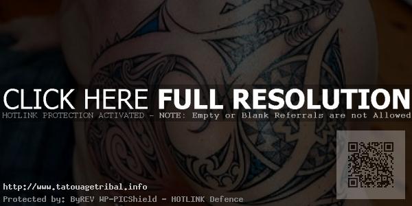 tatouage épaule torse tribal