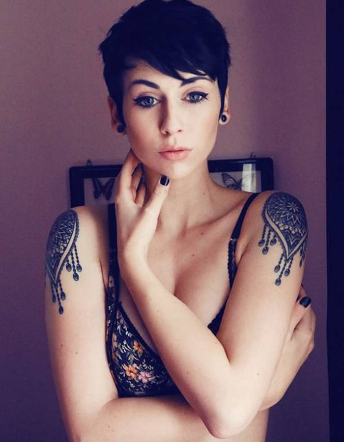tatouage épaulette