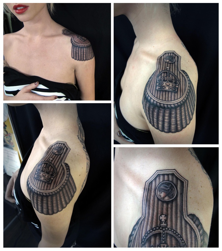 tatouage épaulette