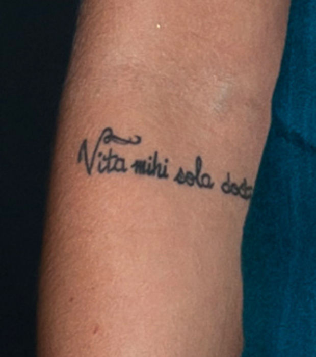tatouage étoile poignet caroline receveur
