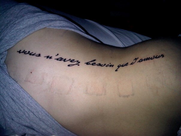 tatouage femme phrase d'amour