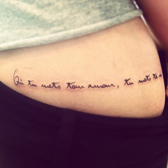 tatouage femme phrase d'amour