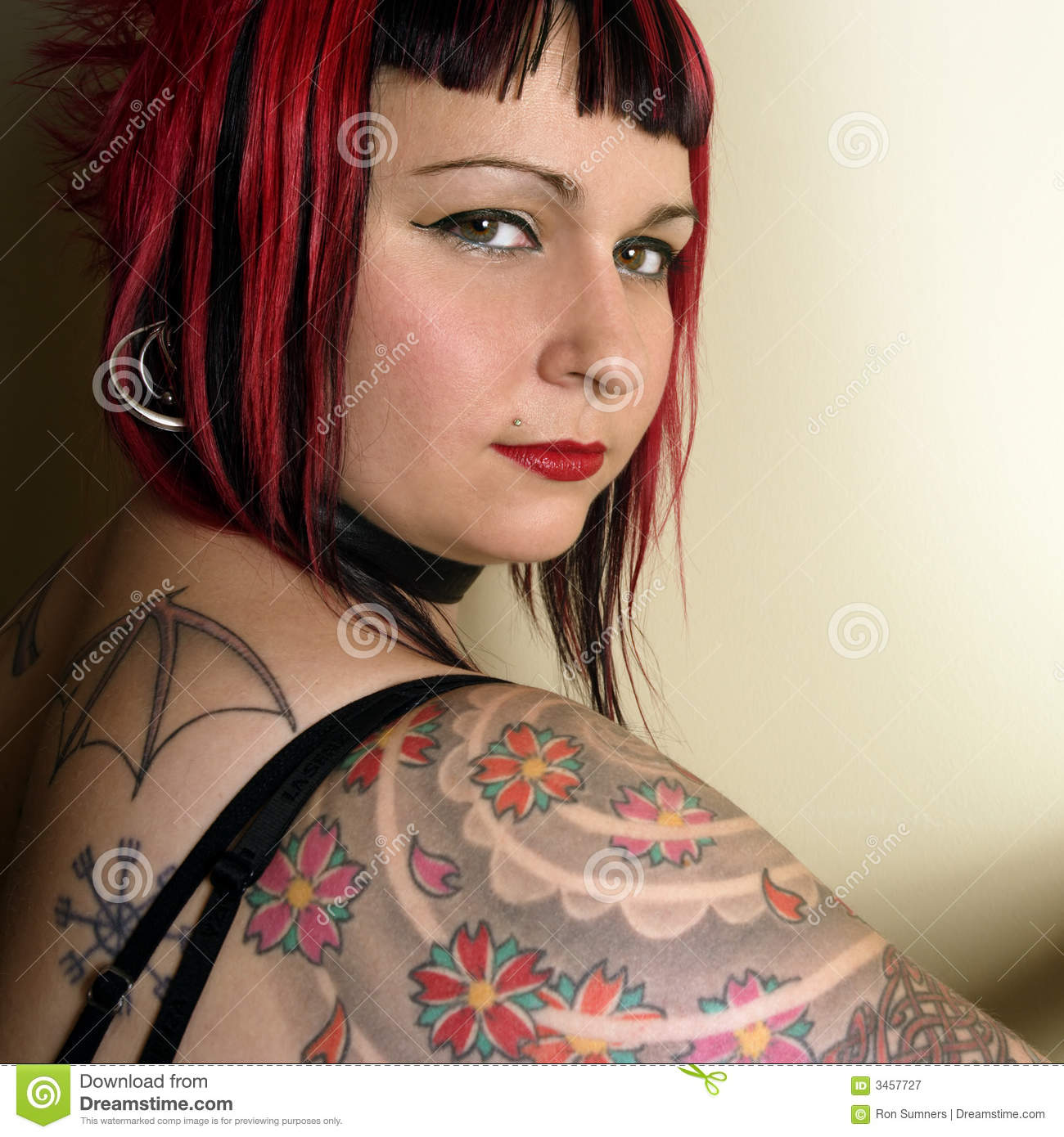 tatouage fille gothique