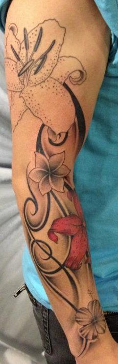 tatouage fleur bras complet