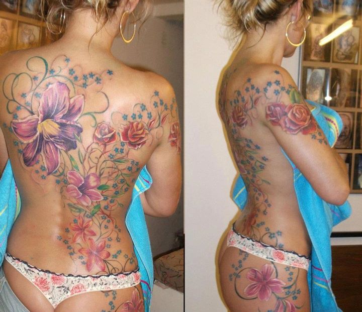 tatouage fleur bras complet