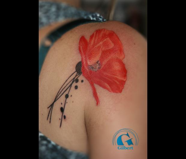 tatouage fleur coquelicot
