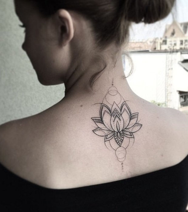 tatouage fleur de lotus