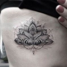 tatouage fleur de lotus