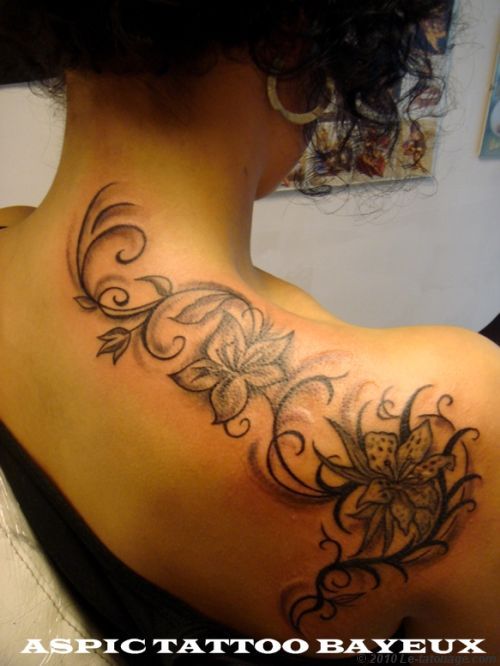 tatouage fleur de vanille dessin