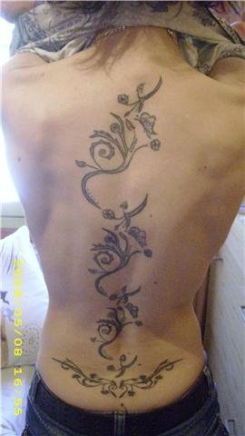 tatouage fleur dos