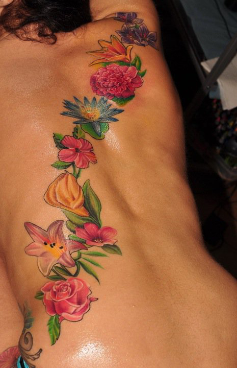 tatouage fleur dos