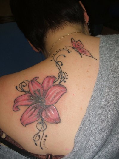 tatouage fleur dos