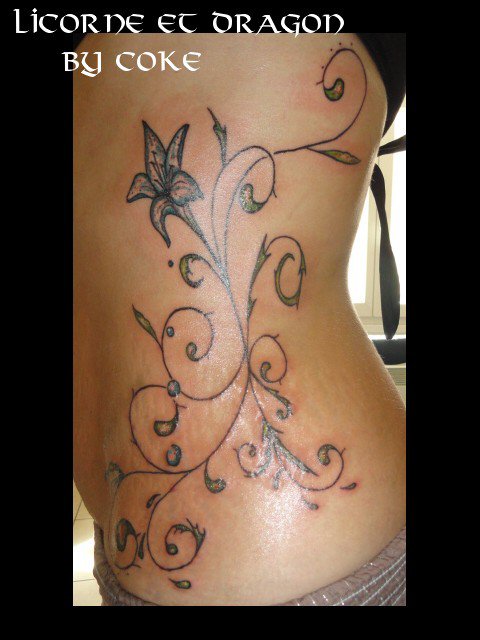 tatouage fleur et animaux