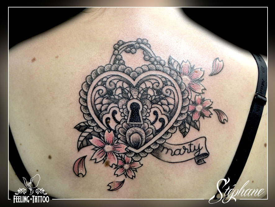 tatouage fleur et coeur