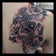 tatouage fleur et coeur