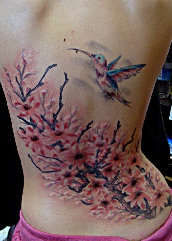 tatouage fleur et colibri