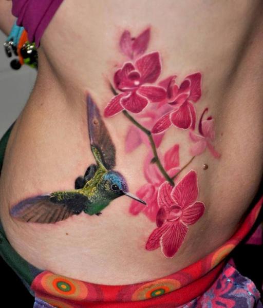 tatouage fleur et colibri