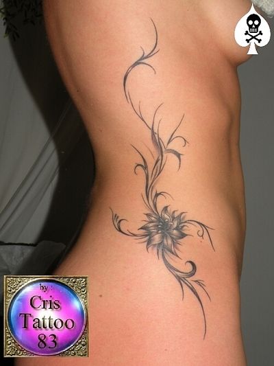 tatouage fleur fin
