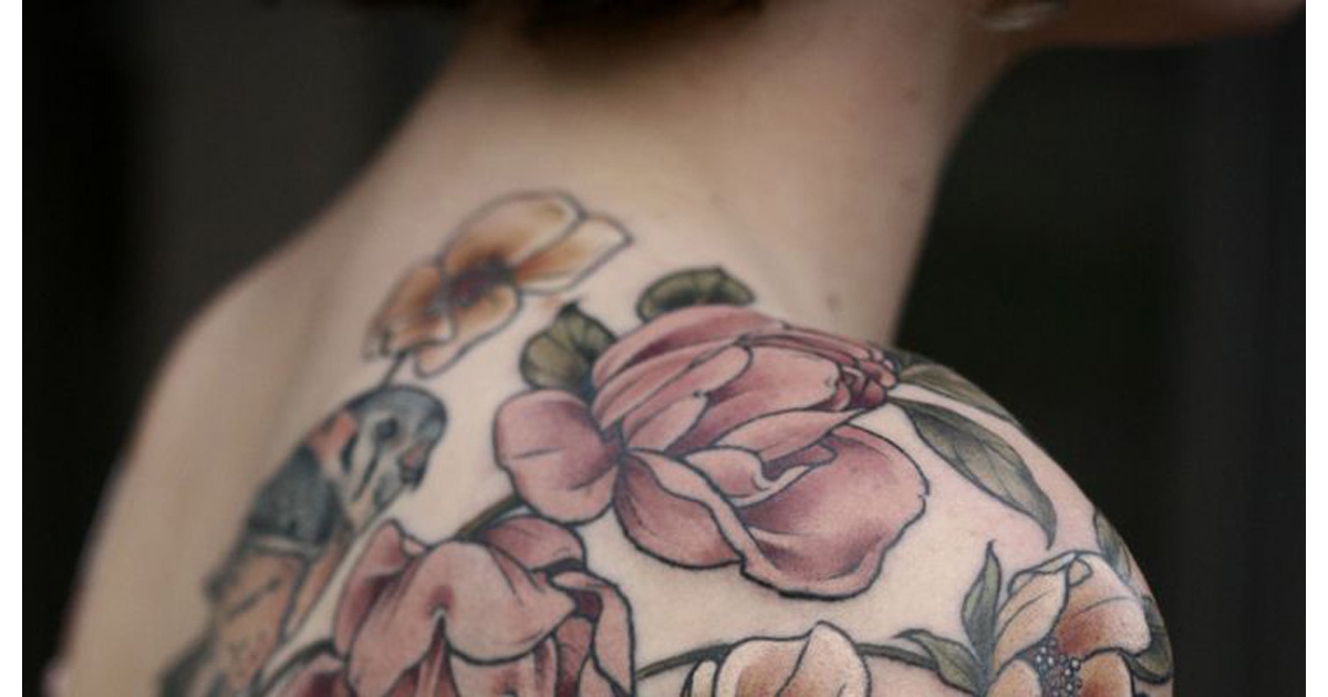 tatouage fleur grimpante