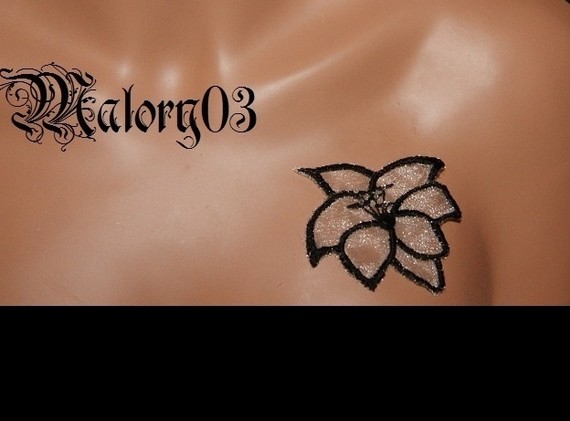tatouage fleur iles