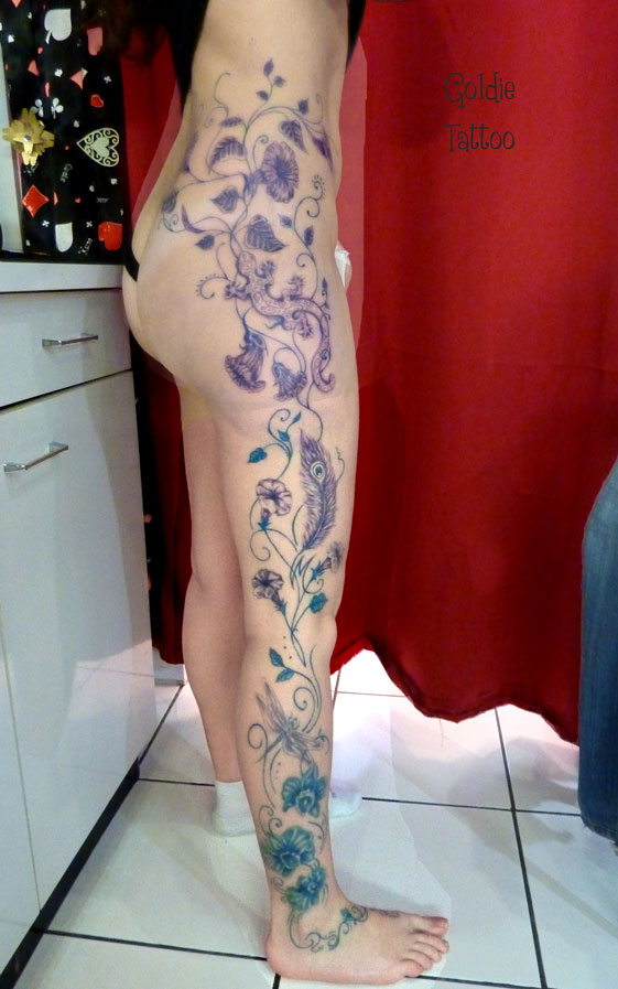 tatouage fleur jambe