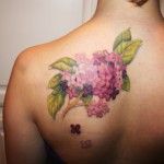 Tatouage fleur lilas