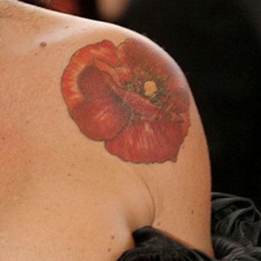 tatouage fleur lio