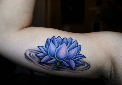 tatouage fleur lotus bleu
