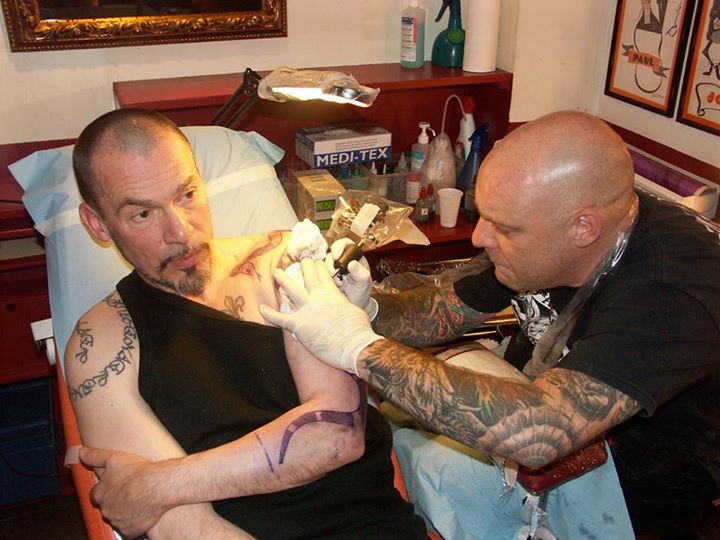 tatouage fleur lys florent pagny