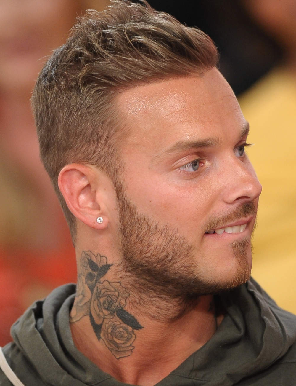 tatouage fleur m pokora