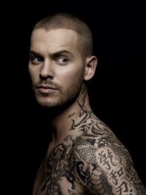 tatouage fleur m pokora