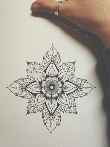 tatouage fleur mandala