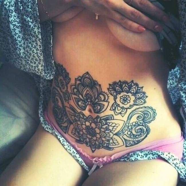 tatouage fleur mandala