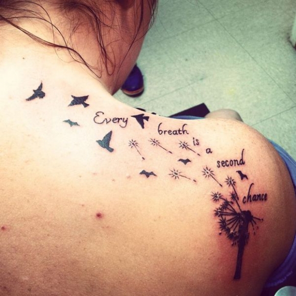 tatouage fleur pissenlit