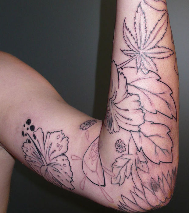 tatouage fleur pour homme