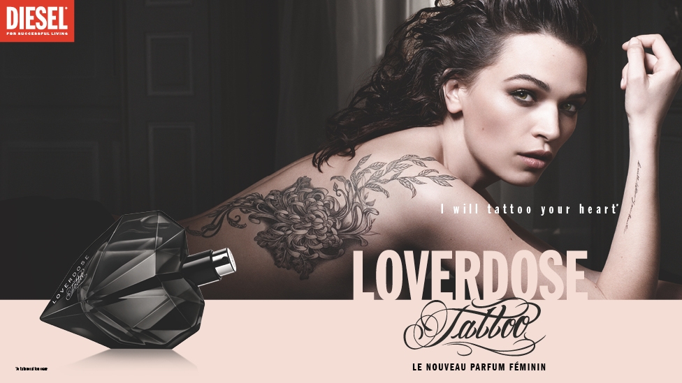 tatouage fleur rock