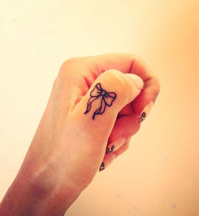 tatouage forme noeud