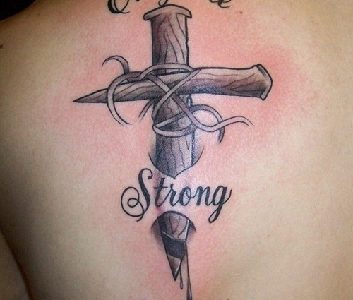 tatouage gothique croix