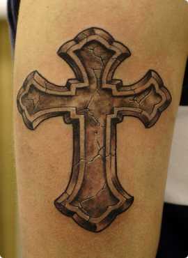 tatouage gothique croix