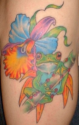 tatouage grenouille fleur