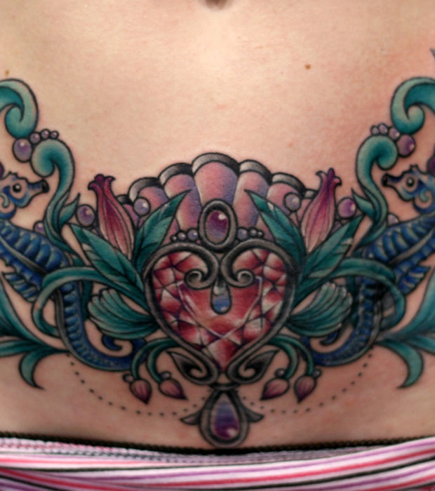 tatouage gros ventre