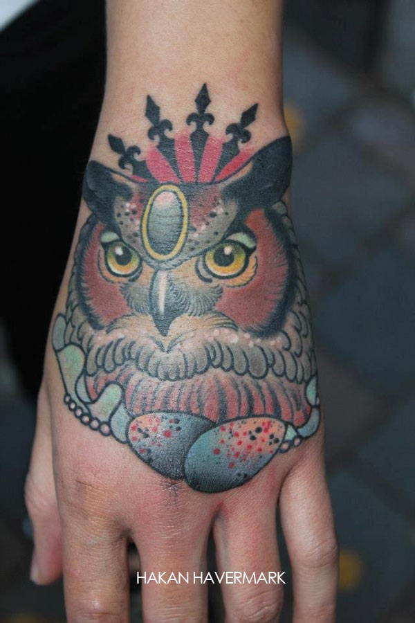 tatouage hibou couleur