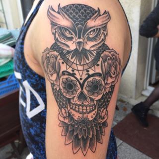 tatouage hibou crane