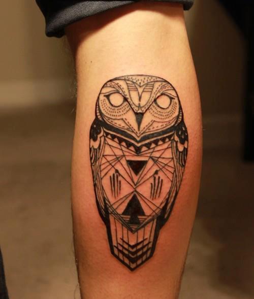 tatouage hibou tribal