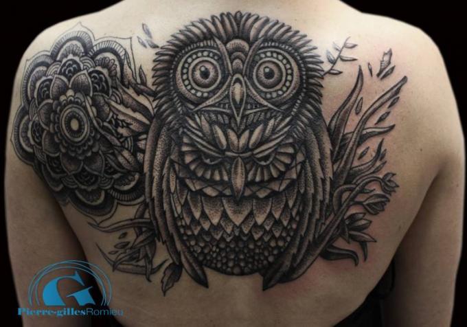 Tatouage hiboux dos