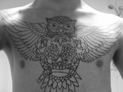tatouage hiboux torse