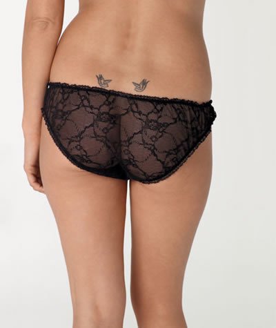 tatouage hirondelle bas du dos