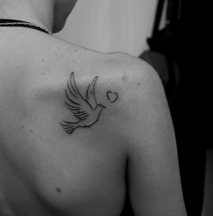 tatouage hirondelle coeur